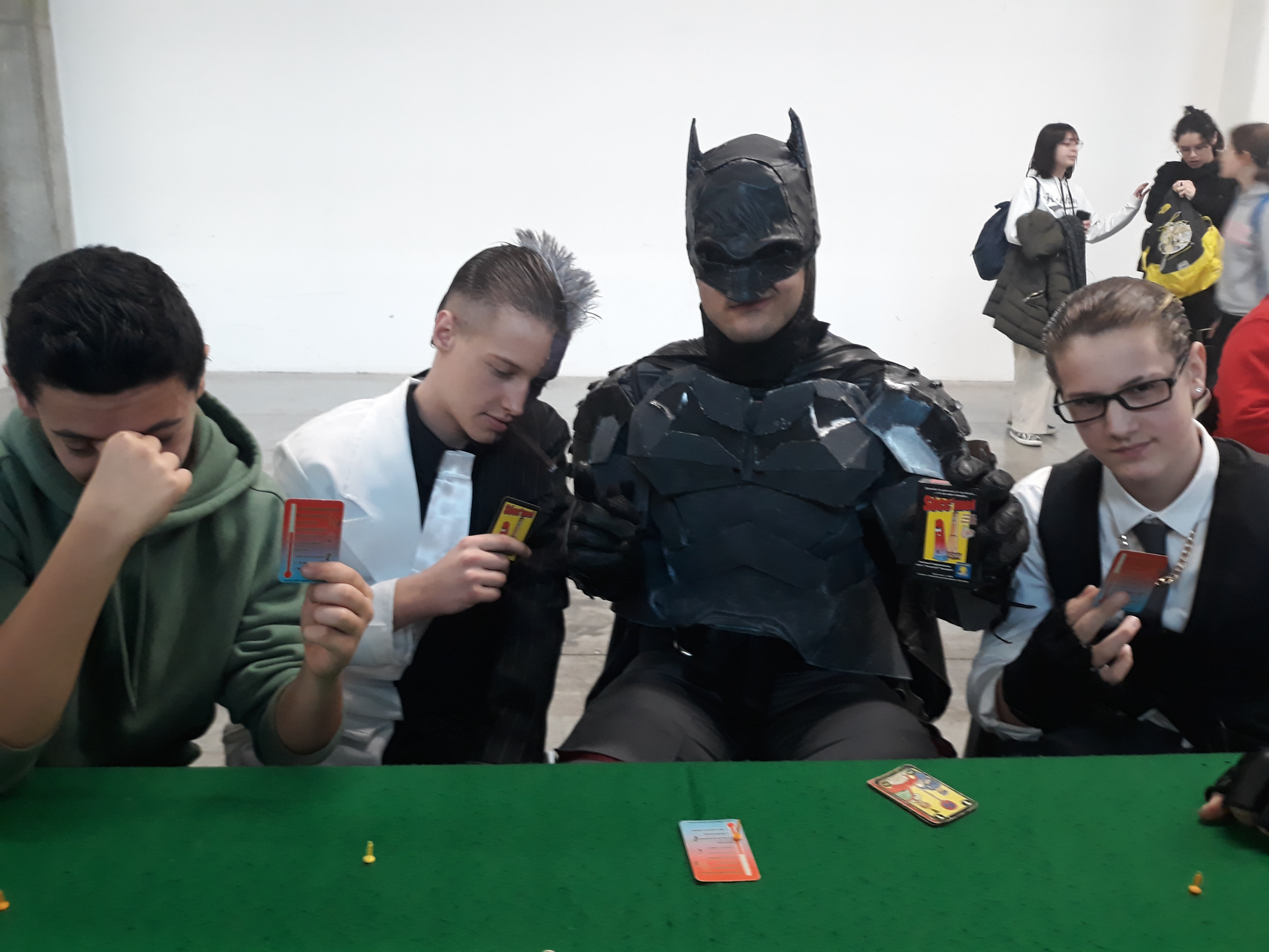 12. Enigmista, Doppia Faccia, Batman e Chamber.jpg